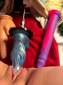 Snapshot of luisa1 chatting on October 3, 2025, 6:49 pm luisa1 online show from October 3, 2025, 6:49 pm