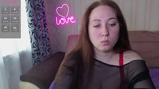 KellyCrystall online show from May 3, 2026, 8:42 am