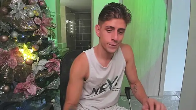 Snapshot of Jasperjoness chatting on December 16, 2024, 8:58 pm Jasperjoness online show from December 16, 2024, 8:58 pm