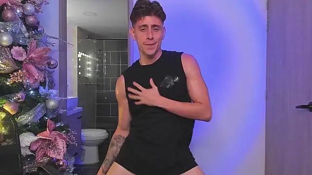 Snapshot of Jasperjoness chatting on December 17, 2024, 12:01 am Jasperjoness online show from December 17, 2024, 12:01 am