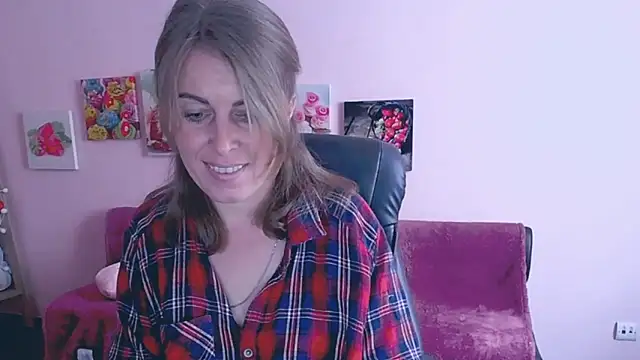 Hot Milady online show from March 10, 2025, 8:26 am