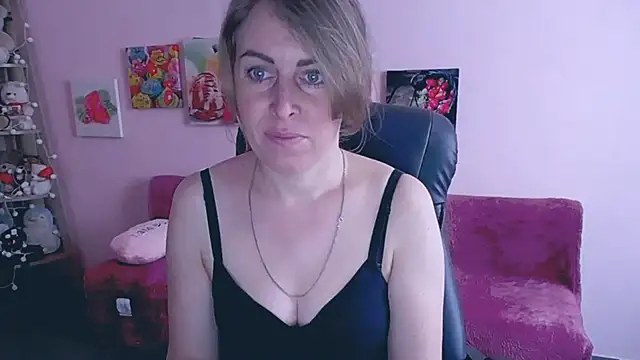 Hot Milady online show from March 13, 2025, 7:20 am