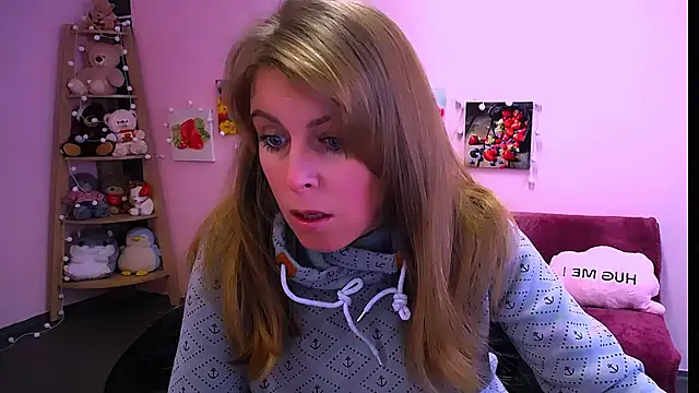 Hot Milady online show from February 5, 2026, 7:35 am