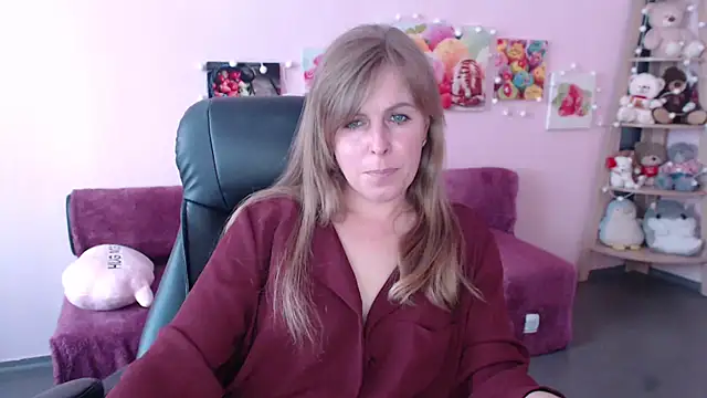 Snapshot of Hot_Milady chatting on May 5, 2026, 7:27 am Hot Milady online show from May 5, 2026, 7:27 am