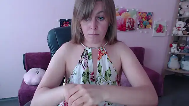 Snapshot of Hot_Milady chatting on May 15, 2026, 7:48 am Hot Milady online show from May 15, 2026, 7:48 am