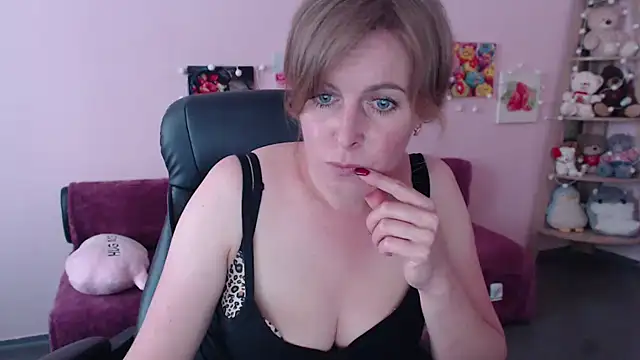 Snapshot of Hot_Milady chatting on May 22, 2026, 7:48 am Hot Milady online show from May 22, 2026, 7:48 am