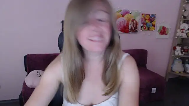 Snapshot of Hot_Milady chatting on June 17, 2026, 7:33 am Hot Milady online show from June 17, 2026, 7:33 am