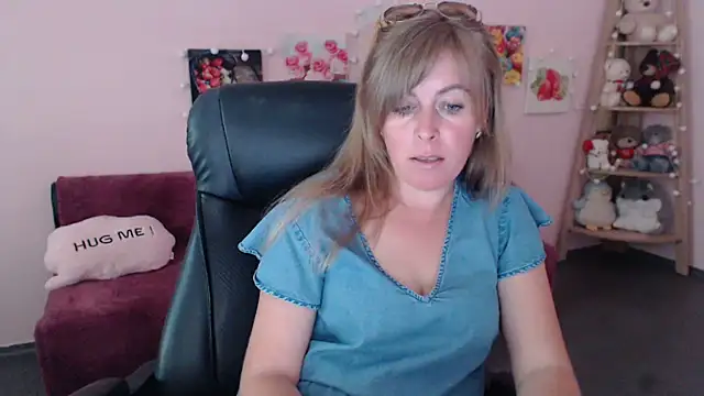 Snapshot of Hot_Milady chatting on June 25, 2026, 7:46 am Hot Milady online show from June 25, 2026, 7:46 am