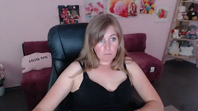 Snapshot of Hot_Milady chatting on June 29, 2026, 10:15 am Hot Milady online show from June 29, 2026, 10:15 am