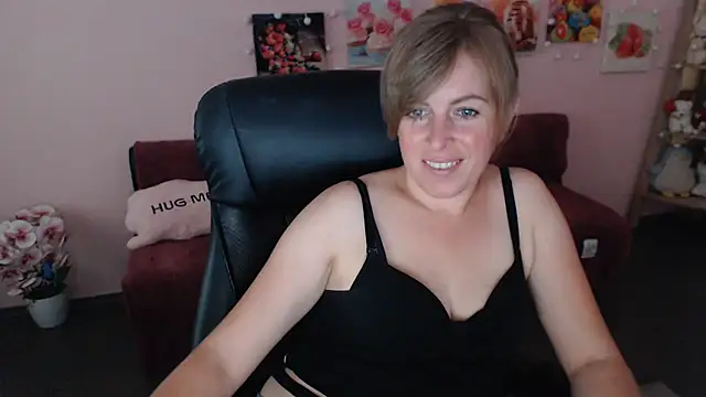 Snapshot of Hot_Milady chatting on June 30, 2026, 7:20 am Hot Milady online show from June 30, 2026, 7:20 am