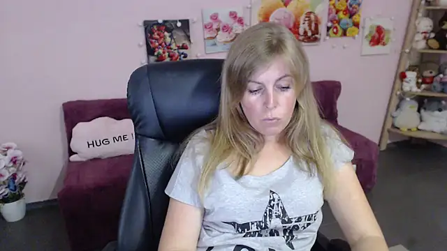 Snapshot of Hot_Milady chatting on July 2, 2026, 7:36 am Hot Milady online show from July 2, 2026, 7:36 am