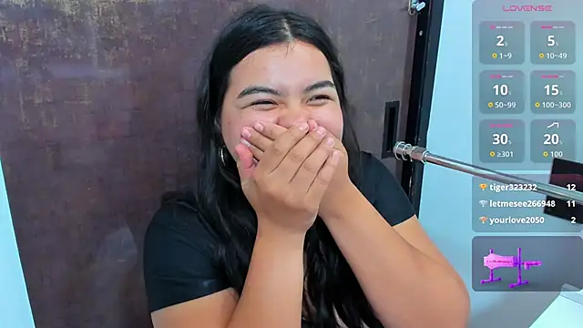 klhoe boobs online show from October 29, 2025, 4:04 am