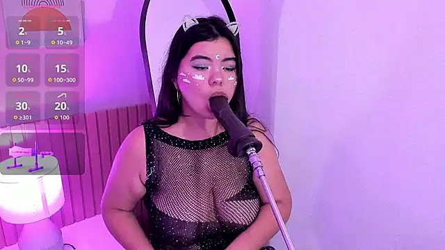 klhoe boobs online show from February 28, 2026, 4:13 am