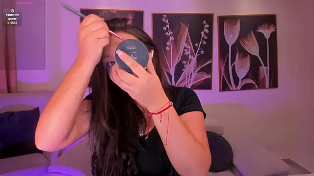 ValeriaRoldanX online show from January 9, 2026, 10:29 am