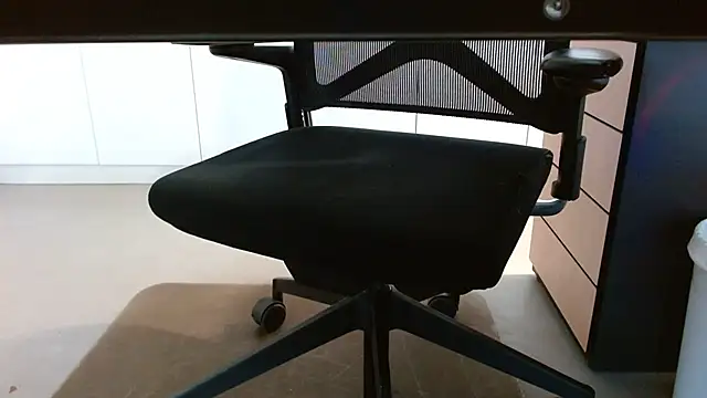 Snapshot of lovewalknaked chatting on November 25, 2025, 2:39 pm lovewalknaked online show from November 25, 2025, 2:39 pm