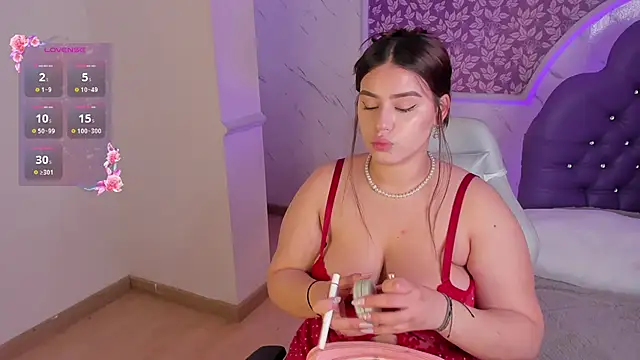 Snapshot of Miamontoya chatting on November 6, 2025, 1:34 pm Miamontoya online show from November 6, 2025, 1:34 pm