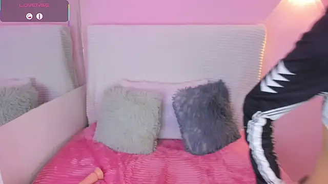 Hannie ws online show from March 11, 2026, 7:42 pm