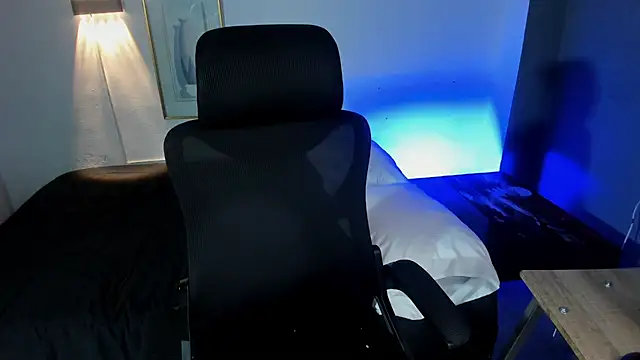 Snapshot of Travistanner_28 chatting on November 29, 2025, 6:27 am Travistanner 28 online show from November 29, 2025, 6:27 am