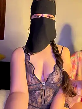 Snapshot of El-Jouri chatting on November 22, 2025, 10:42 pm El-Jouri online show from November 22, 2025, 10:42 pm