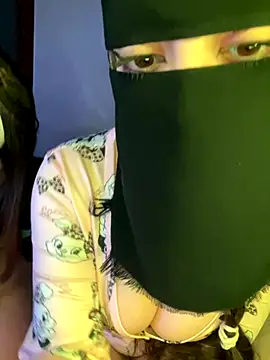 Snapshot of El-Jouri chatting on December 5, 2025, 12:08 am El-Jouri online show from December 5, 2025, 12:08 am