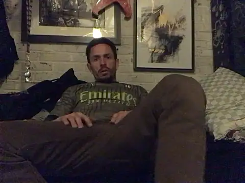 Snapshot of Gman143187 chatting on December 10, 2024, 10:06 am Gman143187 online show from December 10, 2024, 10:06 am