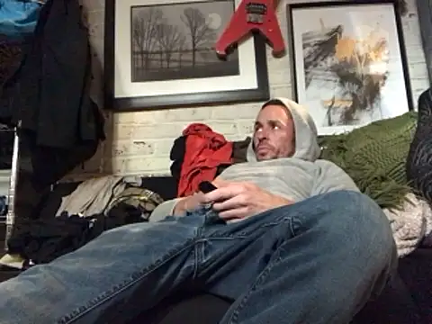 Snapshot of Gman143187 chatting on December 19, 2024, 4:24 pm Gman143187 online show from December 19, 2024, 4:24 pm