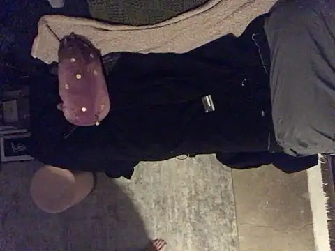 Snapshot of Gman143187 chatting on December 22, 2024, 11:44 am Gman143187 online show from December 22, 2024, 11:44 am