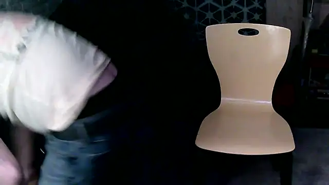 Snapshot of Gman143187 chatting on March 17, 2025, 8:09 pm Gman143187 online show from March 17, 2025, 8:09 pm