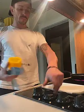 Snapshot of Gman143187 chatting on October 14, 2025, 8:20 pm Gman143187 online show from October 14, 2025, 8:20 pm