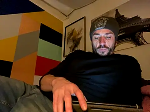 Snapshot of Gman143187 chatting on December 5, 2025, 8:12 am Gman143187 online show from December 5, 2025, 8:12 am