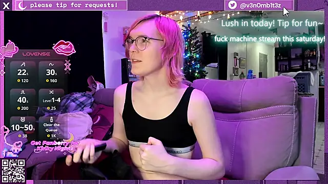 Snapshot of v3n0mb1t3z chatting on December 13, 2025, 9:09 pm v3n0mb1t3z online show from December 13, 2025, 9:09 pm