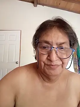 florecita69 online show from October 28, 2025, 2:31 pm