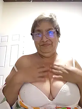 Snapshot of florecita69 chatting on May 6, 2026, 9:20 pm florecita69 online show from May 6, 2026, 9:20 pm