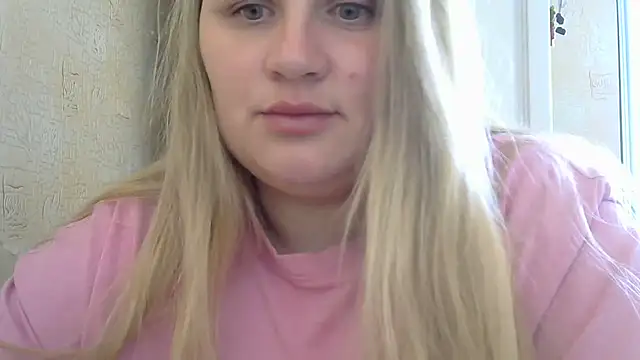Snapshot of Honeydew-Waves chatting on May 4, 2026, 6:31 am Honeydew-Waves online show from May 4, 2026, 6:31 am