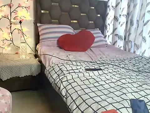 Snapshot of CUTE_princess_143 chatting on October 6, 2025, 11:51 am CUTE princess 143 online show from October 6, 2025, 11:51 am