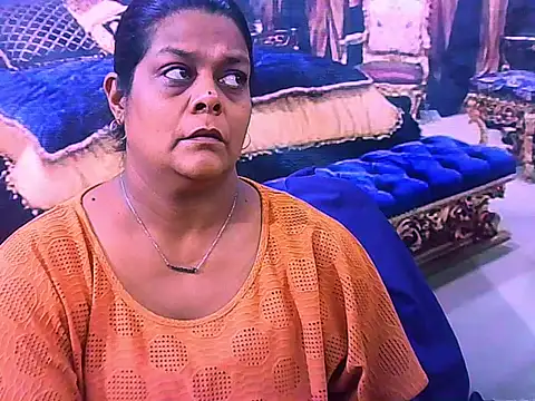 indianCherryPie online show from February 19, 2026, 5:14 am