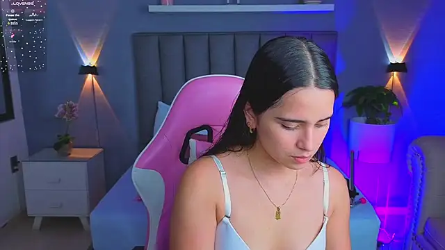 Snapshot of angelica_dymond chatting on November 25, 2025, 12:05 pm angelica dymond online show from November 25, 2025, 12:05 pm