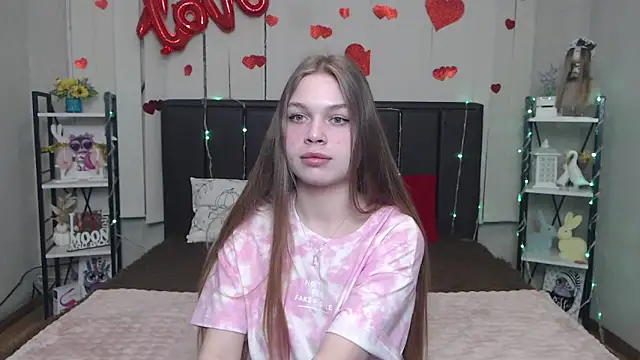 LaraPika online show from May 2, 2026, 5:12 am