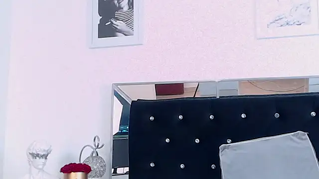 Snapshot of ZikaruRichie chatting on January 9, 2025, 1:24 pm ZikaruRichie online show from January 9, 2025, 1:24 pm