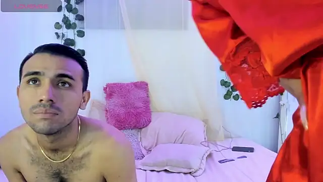 Snapshot of catalina_and_roger chatting on October 14, 2025, 11:49 pm catalina and roger online show from October 14, 2025, 11:49 pm