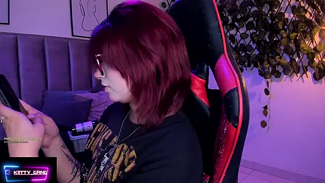 Kitty Gang online show from November 20, 2025, 2:12 am