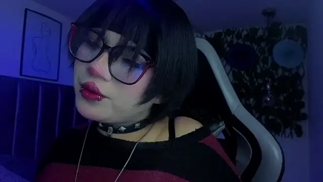 Snapshot of Kitty_Gang chatting on May 12, 2026, 1:25 am Kitty Gang online show from May 12, 2026, 1:25 am