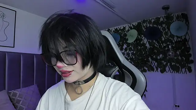 Snapshot of Kitty_Gang chatting on June 3, 2026, 1:19 am Kitty Gang online show from June 3, 2026, 1:19 am