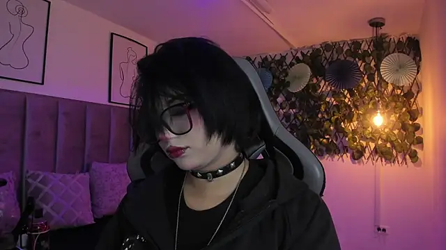 Snapshot of Kitty_Gang chatting on June 6, 2026, 1:32 am Kitty Gang online show from June 6, 2026, 1:32 am