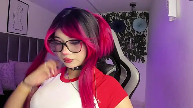 Snapshot of Kitty_Gang chatting on June 16, 2026, 1:30 am Kitty Gang online show from June 16, 2026, 1:30 am