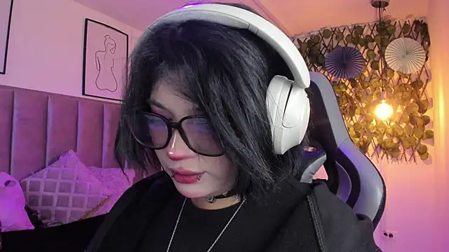 Snapshot of Kitty_Gang chatting on August 5, 2026, 1:19 am Kitty Gang online show from August 5, 2026, 1:19 am