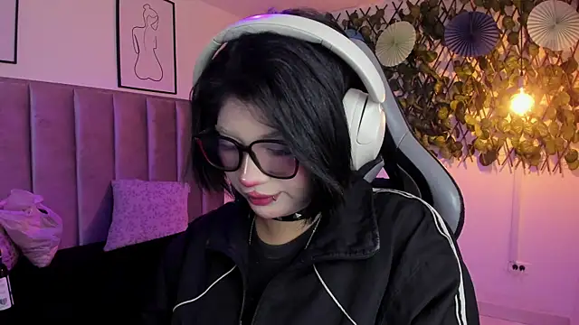 Snapshot of Kitty_Gang chatting on August 7, 2026, 12:45 am Kitty Gang online show from August 7, 2026, 12:45 am