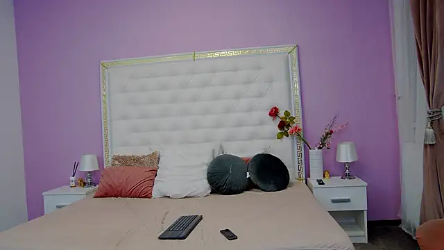 Lenna Paul online show from February 18, 2025, 5:09 am