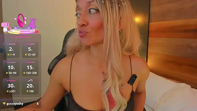 emma collson online show from October 28, 2025, 2:37 am