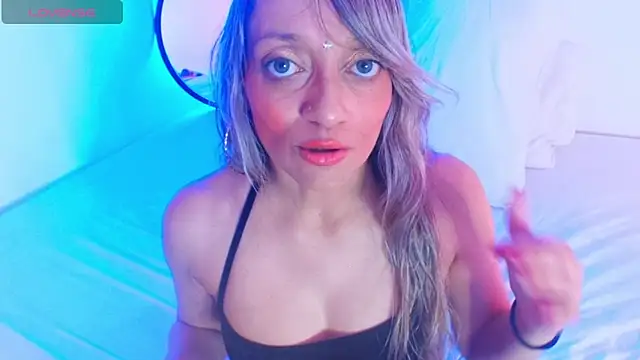 emma collson online show from December 14, 2025, 3:34 am